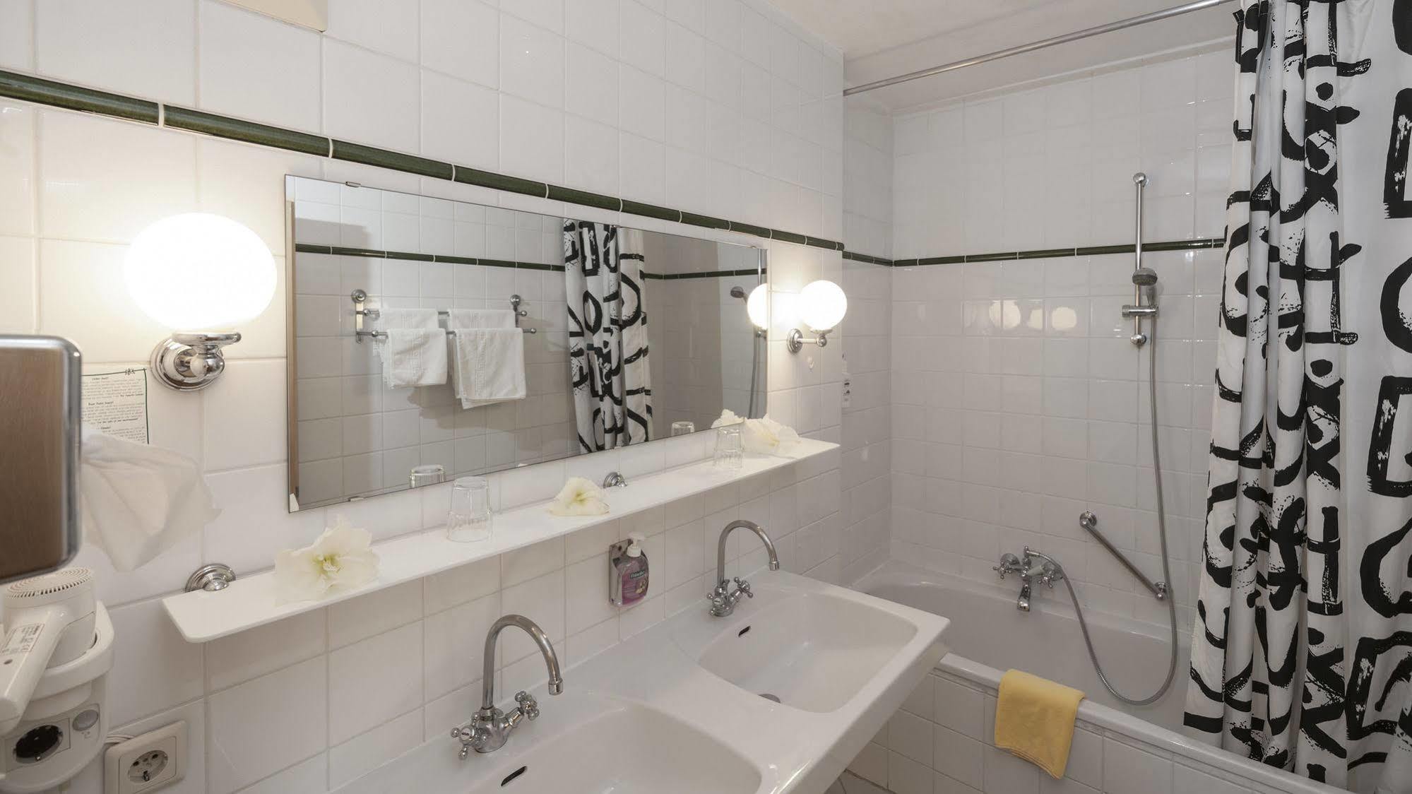 Waldhotel Seefeld 3*
